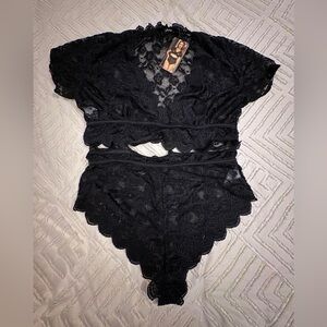 2 piece lace lingerie